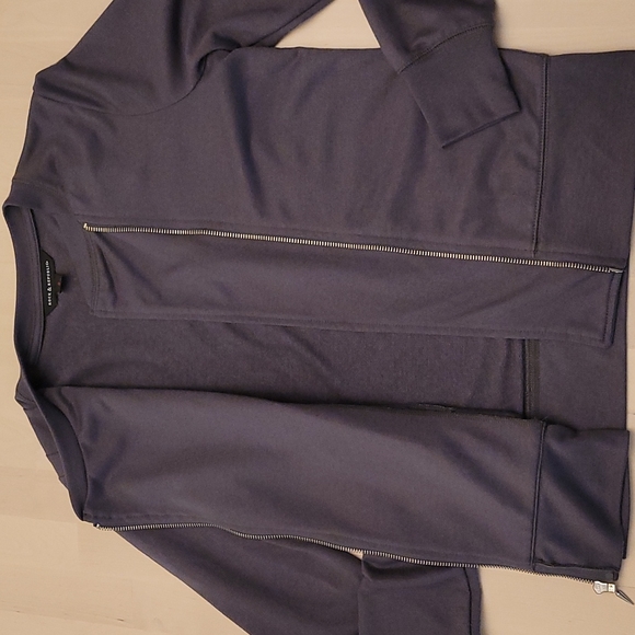 LIKE NEW Rock & Republic Grey Metal Zipper Detail Sweatshirt Material MotoJacket - Picture 8 of 11